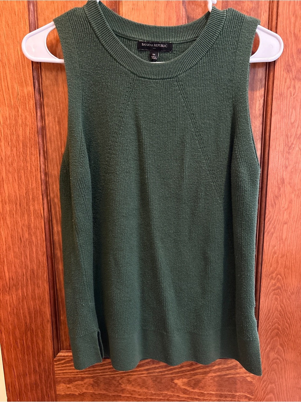 Banana Republic Deep Green Sleeveless Crew Knit Top
